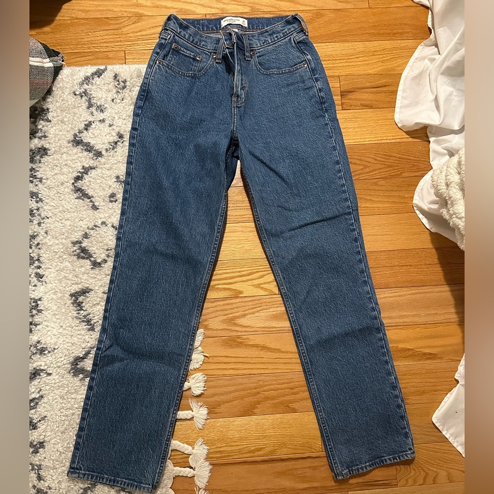 Abercrombie mid rise straight, curve love